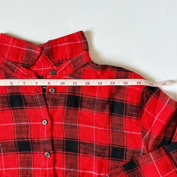 J.Crew Cropped Garçon Plaid Flannel Shirt 6 Black Red Like New - Picture 4 of 7